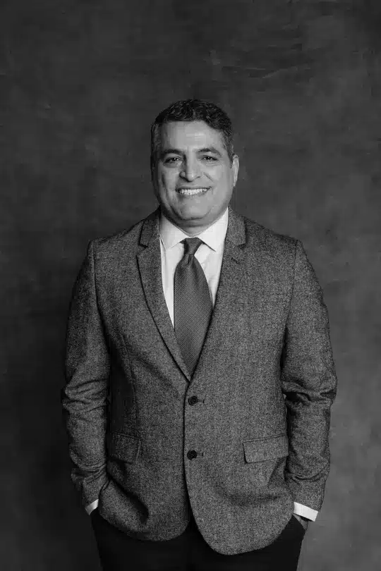 Ritratto di Hooman Mirmohammad Sadeghi, coach professionista e facilitatore